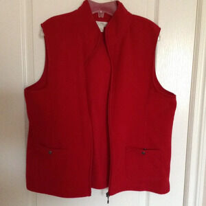 Tradition Country Collection Women's Red Fleece Vest Size L Soft Warm Comfy